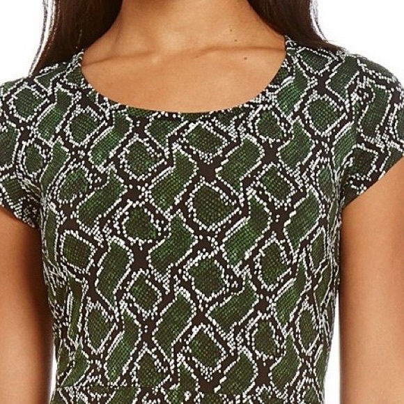 Michael Kors green snakeskin, short sleeve, skater dress, size small - Picture 2 of 9